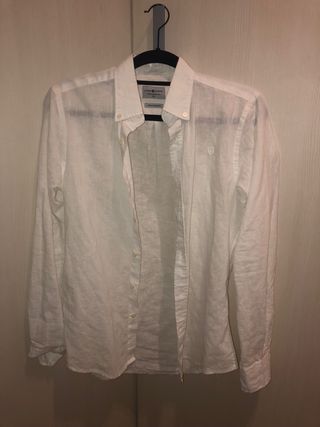 Camisa blanca de lino (Álvaro Moreno) de segunda mano por 7 EUR en Sevilla  en WALLAPOP