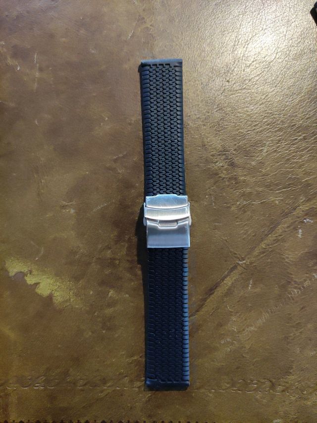 Correa de reloj de silicona 24mm negra y nueva
