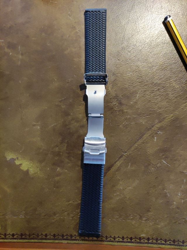 Correa de reloj de silicona 24mm negra y nueva