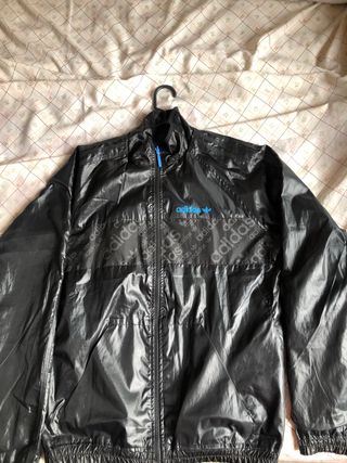 Chaqueta Adidas doble cara de segunda mano por 25 EUR en El Verger en  WALLAPOP