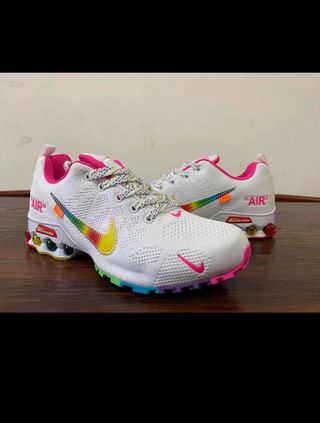 Zapatillas Nike número 41 de segunda mano por 50 EUR en Jaén en WALLAPOP