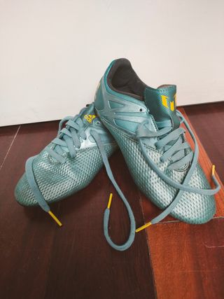 Zapatillas Adidas, fútbol 11. de segunda mano por 10 EUR en Valencia en  WALLAPOP