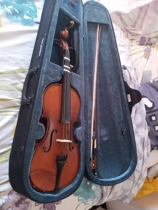 Violín STRADELLA 4/4 con estuche, arco y resina