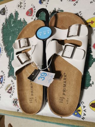 Sandalias Blancas Primark de segunda mano por 2 EUR en Málaga en WALLAPOP