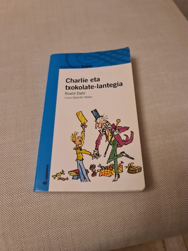 Charlie eta txokolate-lantegia