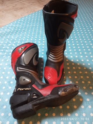 BOTAS MOTO NÚMERO 39 de segunda mano por 50 EUR en Arnedo en WALLAPOP