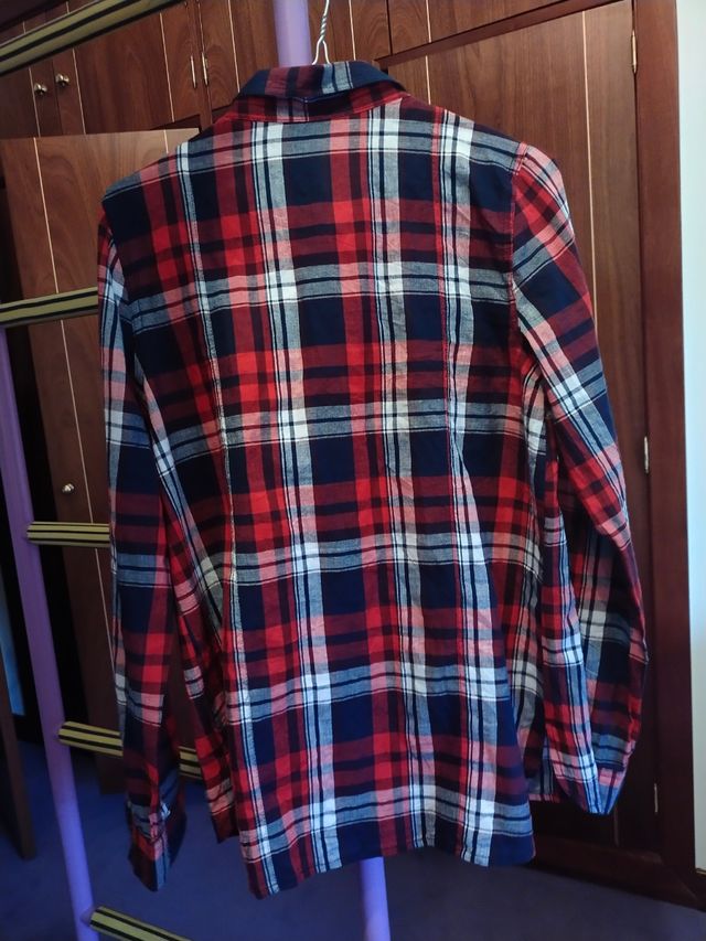 Camisa a cuadros rojo y azul Sfera