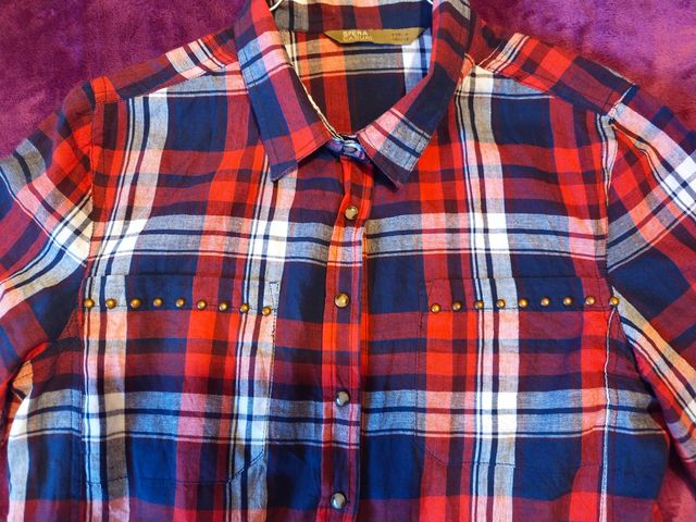 Camisa a cuadros rojo y azul Sfera