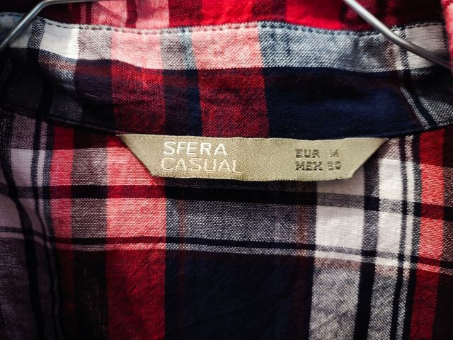 Camisa a cuadros rojo y azul Sfera
