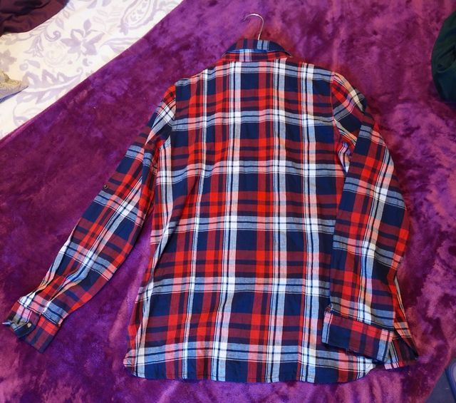 Camisa a cuadros rojo y azul Sfera