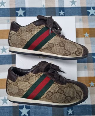 Zapatillas Gucci para bebe de segunda mano por 130 EUR en Málaga en WALLAPOP