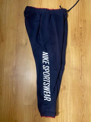 Chándal Nike SB de segunda mano por 25 EUR en Badalona en WALLAPOP
