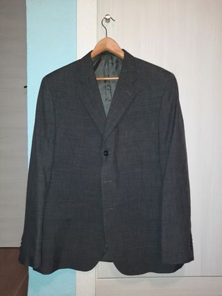 Traje hombre gris Macson de segunda mano por 25 EUR en Bargas en WALLAPOP