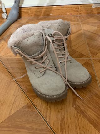 Botas rosas pelo mujer invierno de segunda mano por 7 EUR en Barcelona en  WALLAPOP
