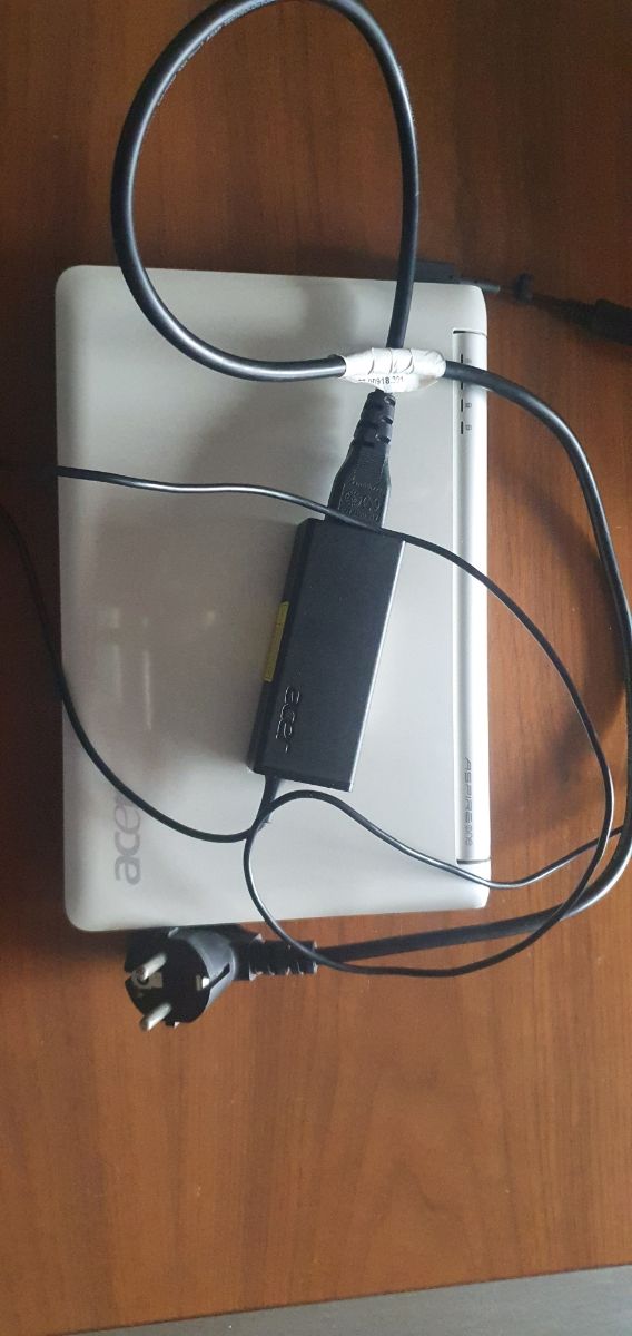 Portatil mini Acer aspire One