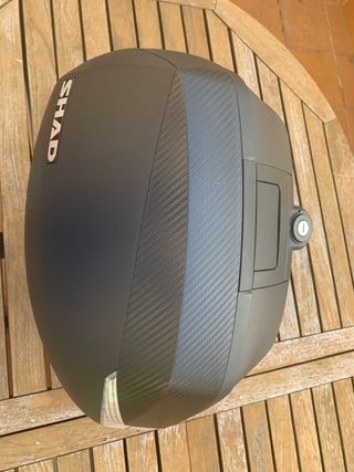 Maleta Shad sh36 izquierda de segunda mano por 90 EUR en Castellar Oliveral  en WALLAPOP