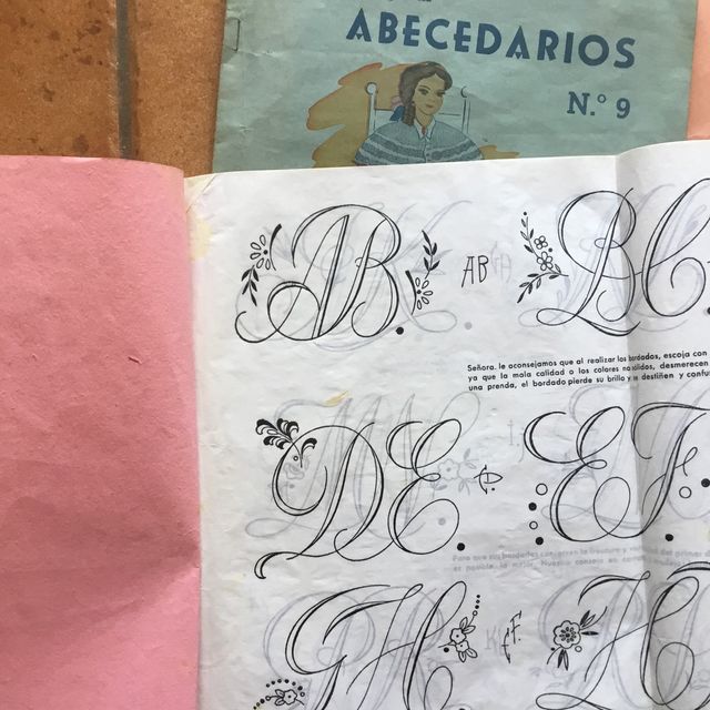 ABECEDARIOS Marcel Lyss cuarderno costura antiguo