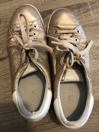 Zapatillas Geox doradas. Talla 37. Mujer de segunda mano por 25 EUR en Las  Rozas de Madrid en WALLAPOP