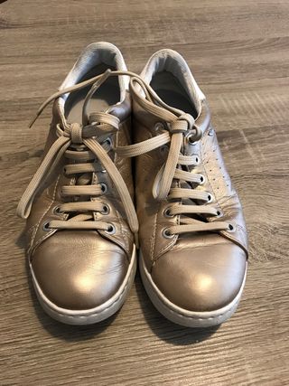 Zapatillas Geox doradas. Talla 37. Mujer de segunda mano por 25 EUR en Las  Rozas de Madrid en WALLAPOP