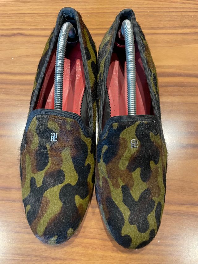 Slippers de CAROLINA HERRERA de pelo de potro