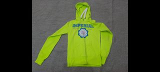 Sudadera fosforito como nueva. de segunda mano por 5 EUR en Alzira en  WALLAPOP