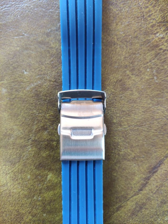 Correa de reloj de silicona 22mm azul y nueva