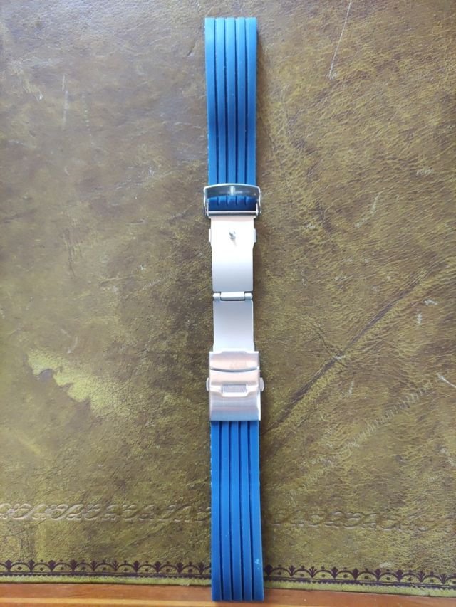 Correa de reloj de silicona 22mm azul y nueva