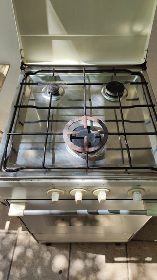 COCINA CON HORNO ROMMER GAS BUTANO 3 FUEGOS de segunda mano por 70 EUR en  Badalona en WALLAPOP