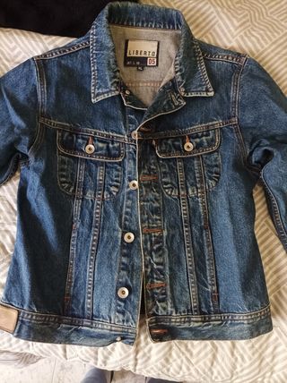 Chaqueta vaquera Liberto de segunda mano por 35 EUR en Madrid en WALLAPOP