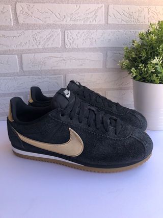 Bambas Nike Classic Cortez N40 de segunda mano por 45 EUR en Igualada en  WALLAPOP
