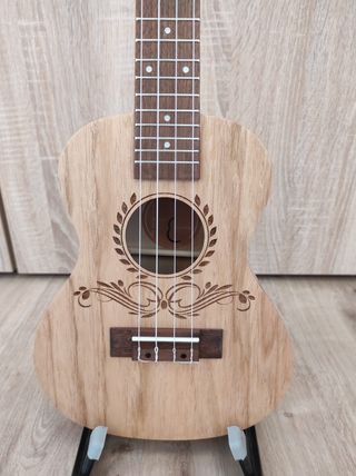 Ukelele de segunda mano en Armilla en WALLAPOP