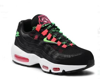 Nike Air Max 95 SE Worldwide 36 de segunda mano por 150 EUR en Collado  Villalba en WALLAPOP