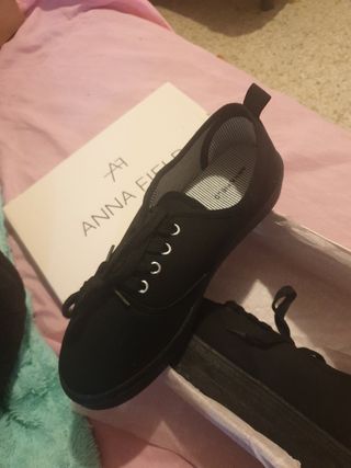 Zapatillas suela gorda de segunda mano por 10 EUR en Calahorra en WALLAPOP