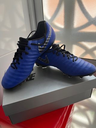 NIKE TIEMPO LEGEND 7 suela FG talla 43 de segunda mano por 90 EUR en Murcia  en WALLAPOP