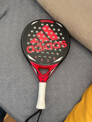 Pala pádel Adidas Adizero 2.0. Goma EVA SOFT PERFORMANCE. Forma redonda.  Peso: 345grs. | Avunto.com