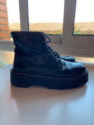 Botas altas negras pull \u0026amp; bear de segunda mano por 10 EUR en La  Llagosta en WALLAPOP