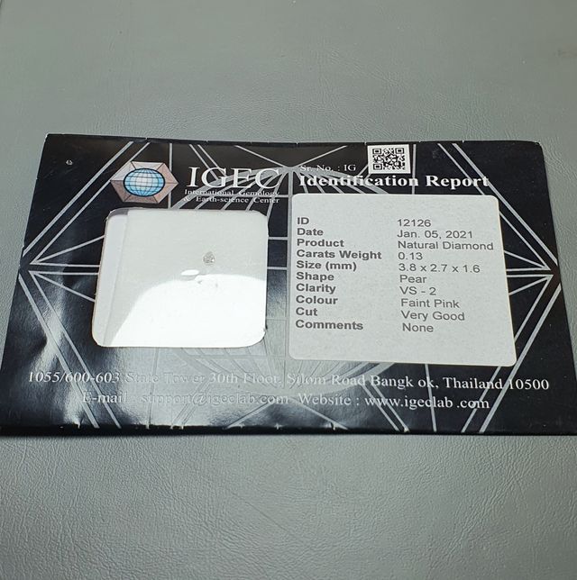 diamante suelto natural color fancy pink.