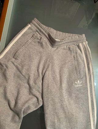 Pantalón chandal Adidas mujer de segunda mano por 35 EUR en Catarroja en  WALLAPOP