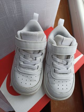 Zapatos nike, talla 21,5 de segunda mano por 13 EUR en Madrid en WALLAPOP