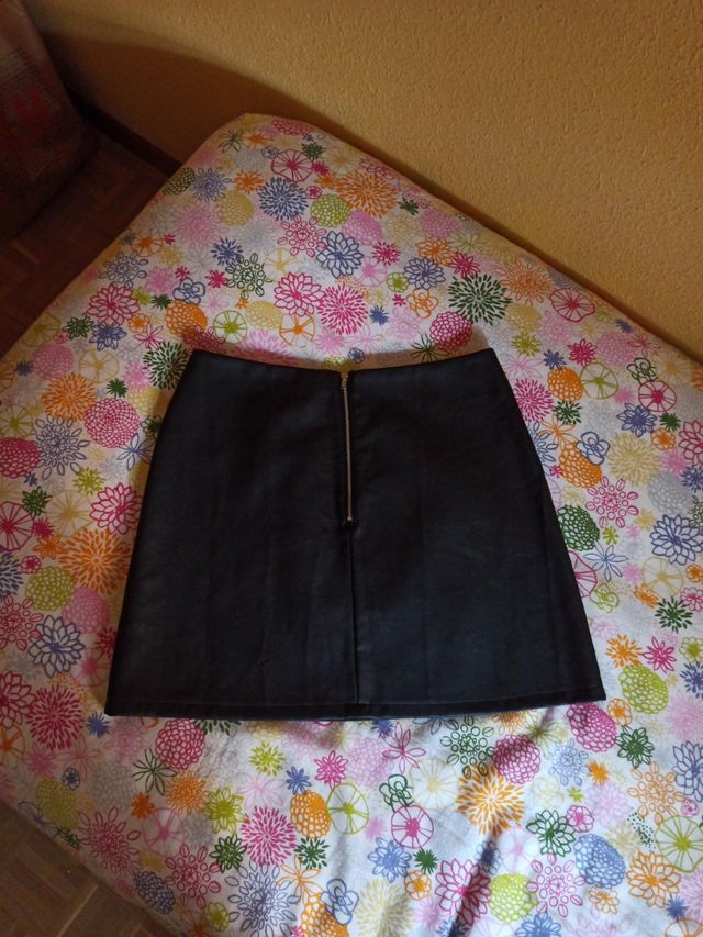Falda cuero sin estrenar