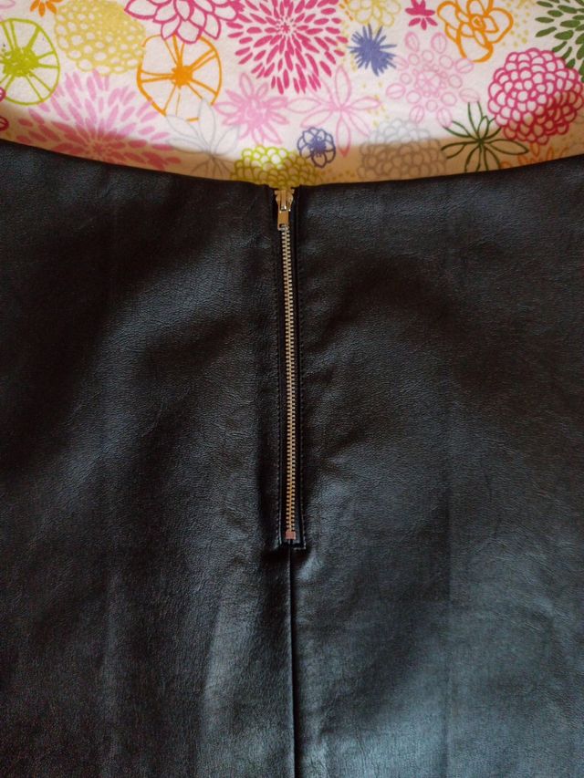 Falda cuero sin estrenar