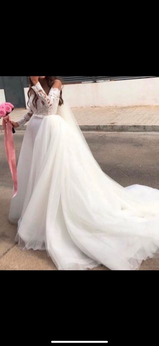 Sobrefalda pronovias de segunda mano por 200 EUR en Canet d\\'En Berenguer  en WALLAPOP