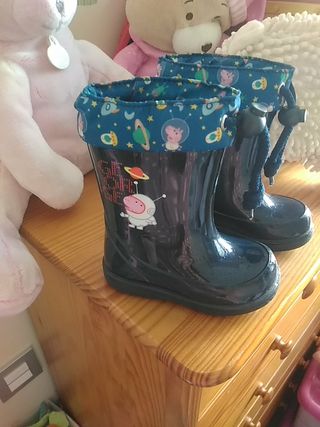 Botas de agua bebé talla 21 de segunda mano por 5 EUR en Burgos en WALLAPOP