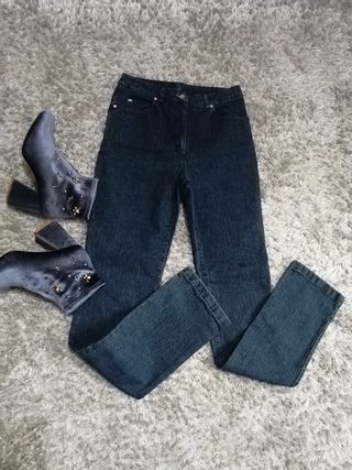 Lacoste- Pantalones vaqueros jeans denim mujer de segunda mano por 75 EUR  en Ayamonte en WALLAPOP