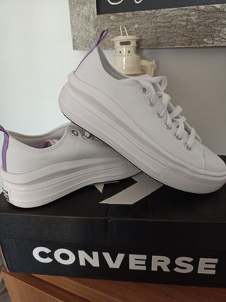 Converse MOVE OX blanca violeta de segunda mano por 48 EUR en Cádiz en  WALLAPOP