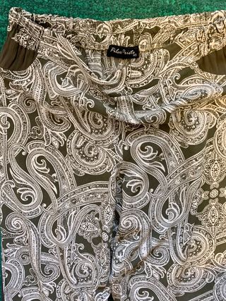 Pantalon Pilar prieto de segunda mano por 5 EUR en San Fernando de Henares  en WALLAPOP