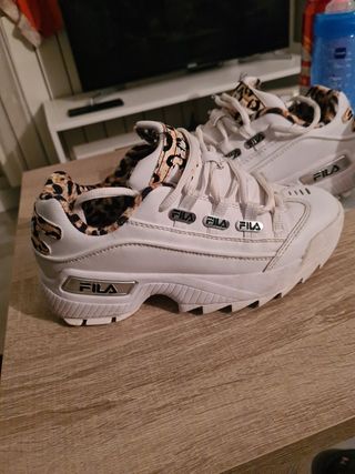 Fila talla 37 de segunda mano por 25 EUR en Madrid en WALLAPOP
