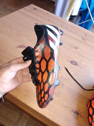 Zapatos de futbol talla 44 de segunda mano por 30 EUR en Bilbao en WALLAPOP