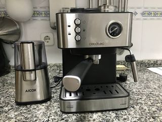 Cafetera Cecotec Express Power + Molinillo de café de segunda mano por 55  EUR en Barcelona en WALLAPOP
