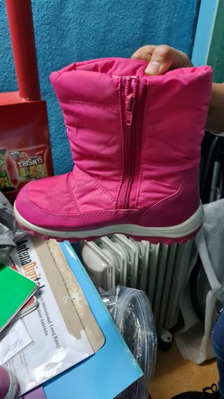 Botas de nieve talla 35 de segunda mano por 10 EUR en Valencia en WALLAPOP
